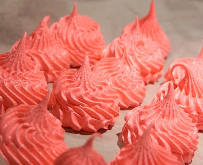 Meringues roses girly - Cinq Fourchettes