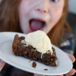 La décadence a un nom : Brownies au Chocolats Favoris! - Cinq Fourchettes