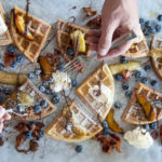Un déjeuner décadent à partager: Mon chemin de gaufres sucré/salé - Cinq Fourchettes