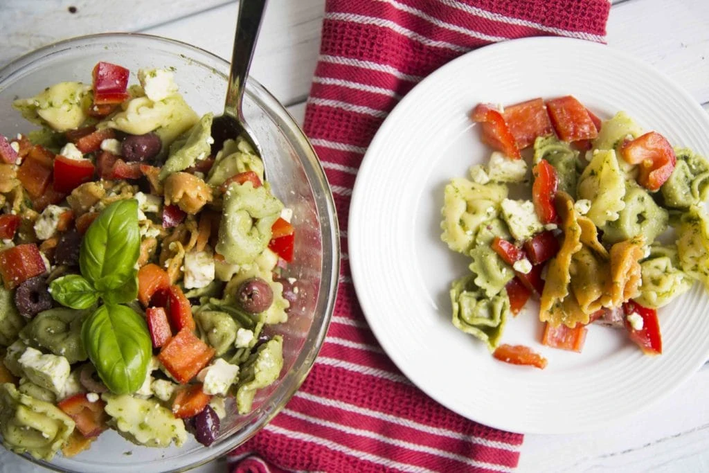 Salade de tortellinis à la grecque : LA salade à faire cet été ! / Cinq Fourchettes