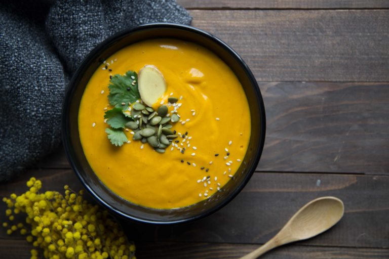 Potage aux choux fleurs grilles carottes et gingembre Cinq Fourchettes