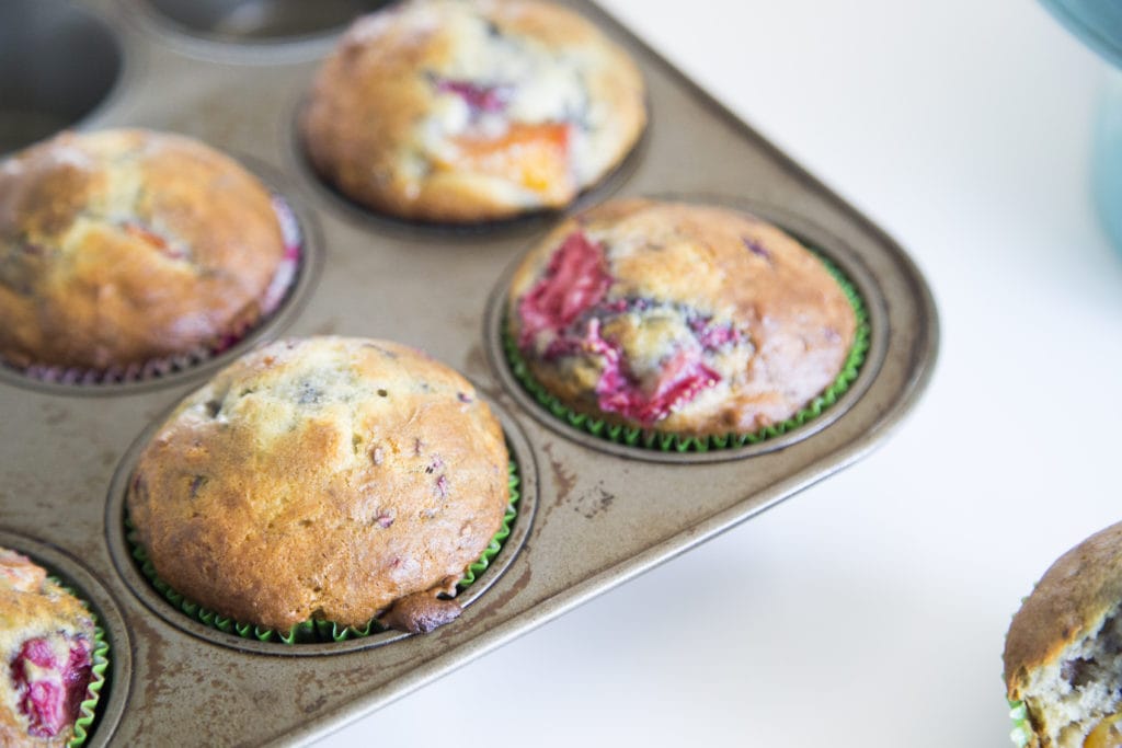 Muffins WOW aux framboises, fraises et mangues /Cinq Fourchettes