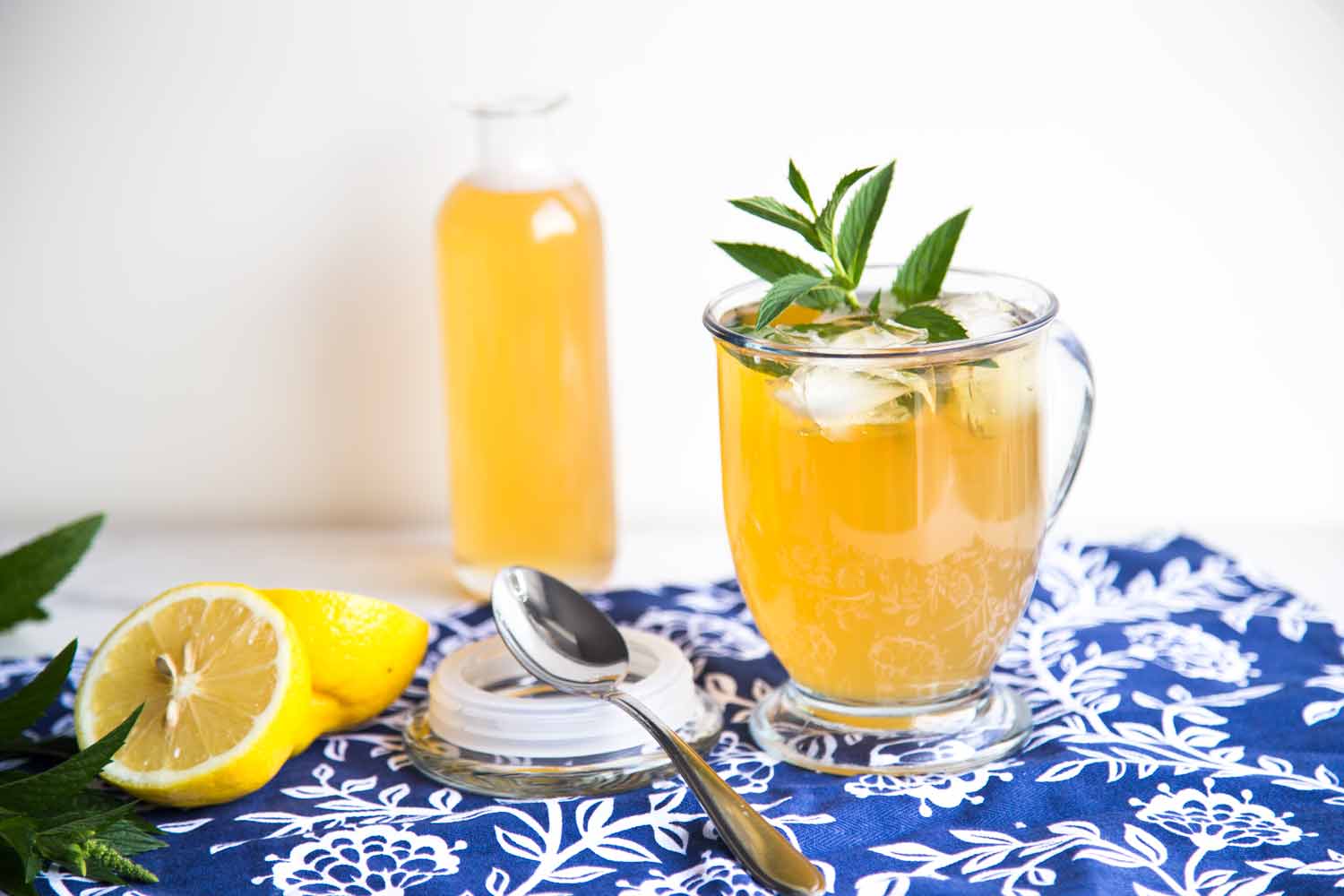 Thé glacé maison citron, gingembre et menthe » Cinq Fourchettes