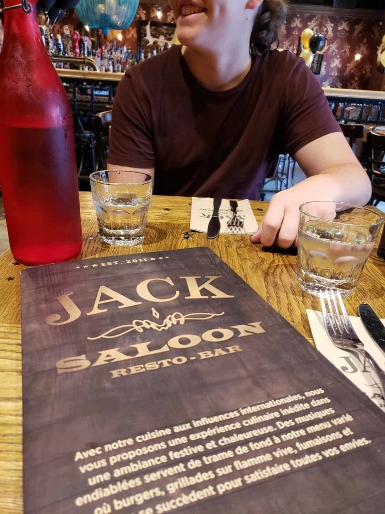 Le Jack Saloon : un endroit vraiment cool pour festoyer Cinq Fourchettes