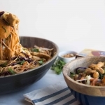 Salade de pâtes au poulet satay Cinq Fourchettes