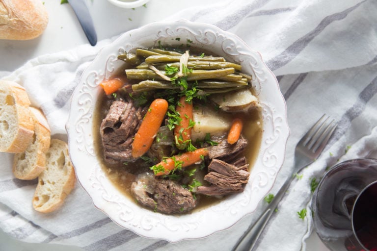 Plat De Boeuf Bouilli Servi Avec Des Légumes Bouilli de légumes et rôti de palette » Cinq Fourchettes
