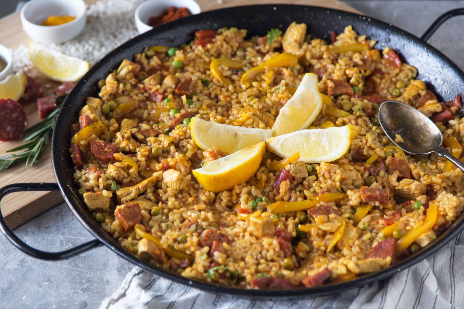 Paëlla au poulet et chorizo Cinq Fourchettes