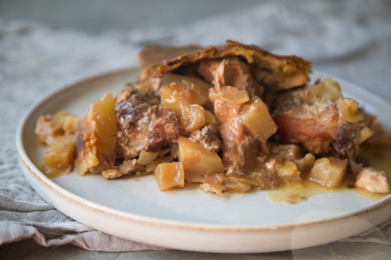 Tourtière (pâté à la viande) – Recette traditionnelle du Québec