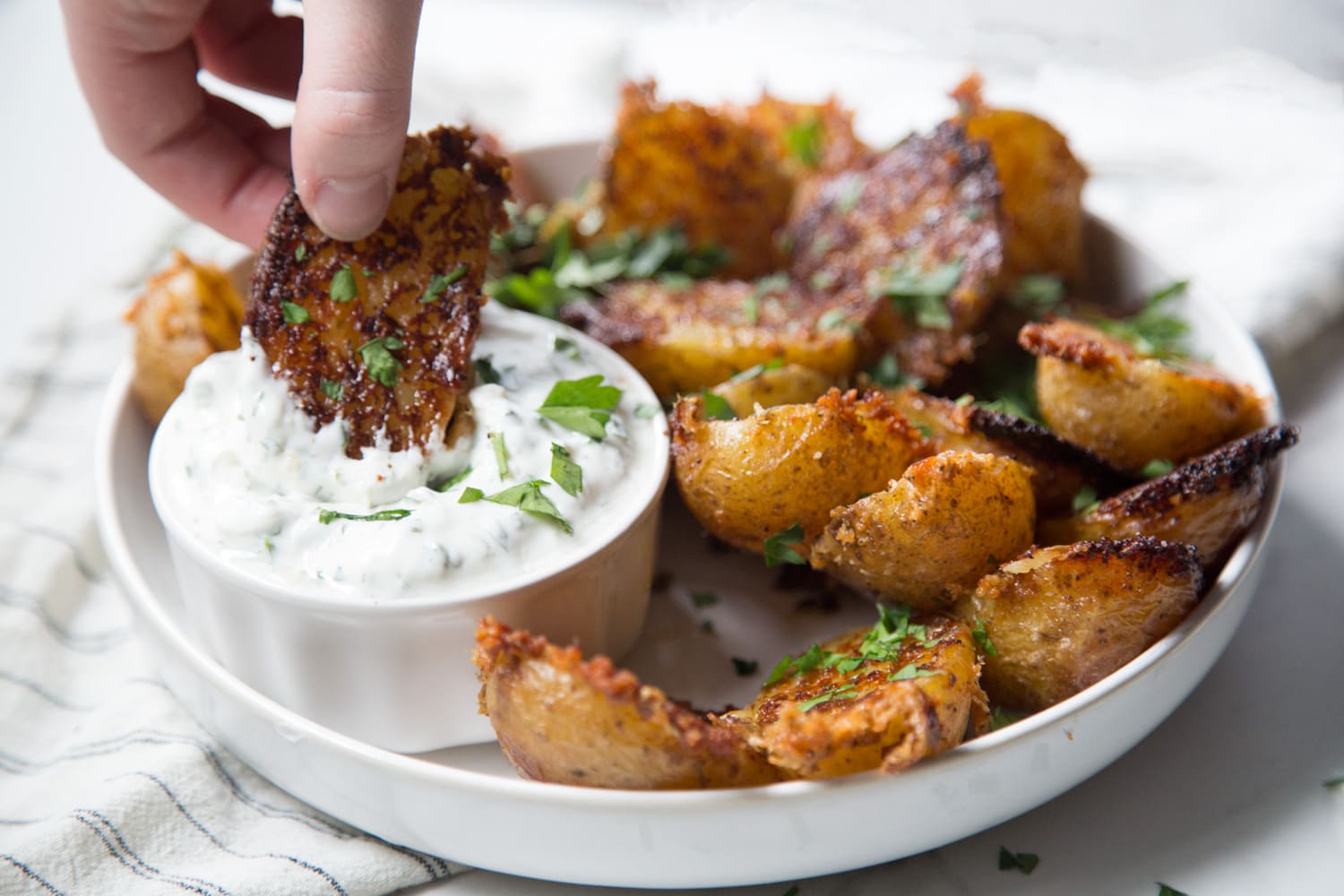 Pommes de terre écrasées à l'ail et au parmesan