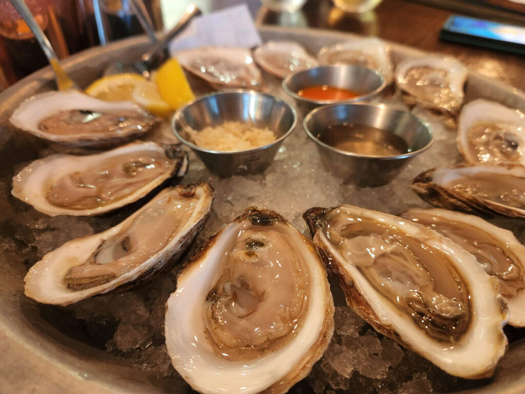 Shuck Seafood + Raw Bar halifax Nova Scotia Nouvelle Ecosse Cinq Fourchettes