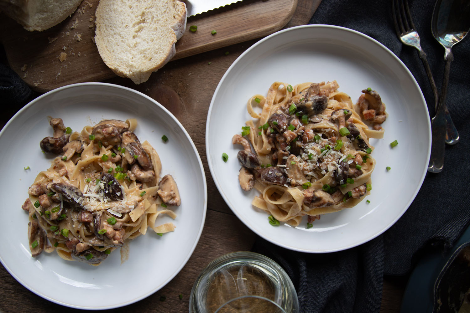 Tagliatelle, sauce crémeuse aux champignons shiitake et à la pancetta