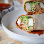pizza wrap salade césar combiné ensemble en un sandwich fromage croustillant recette Cinq Fourchettes