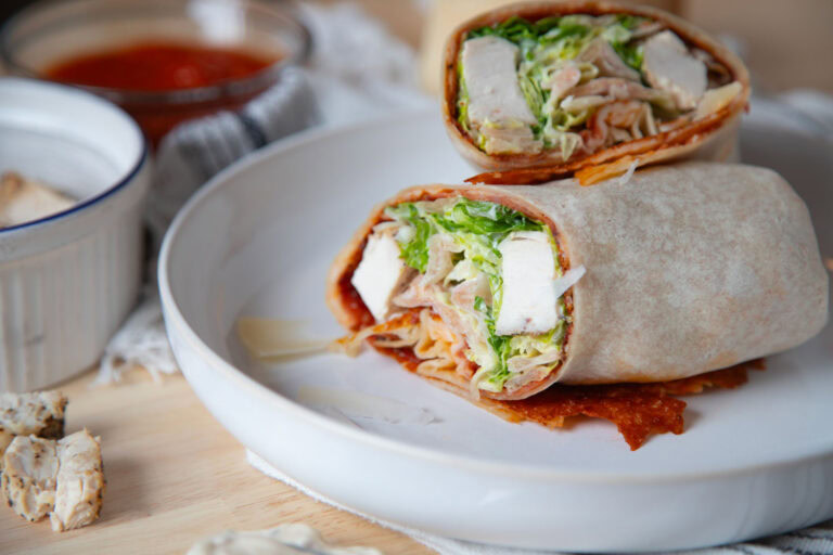 pizza wrap salade césar combiné ensemble en un sandwich fromage croustillant recette Cinq Fourchettes